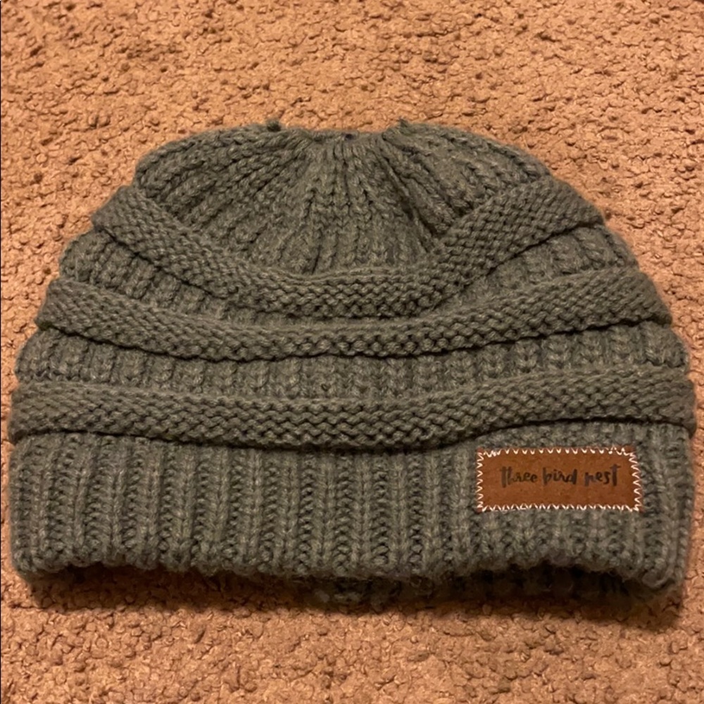 Three birds nest beanie